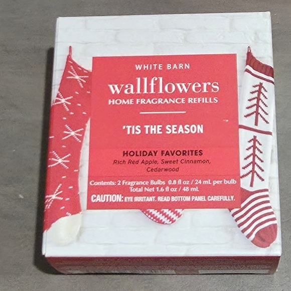 6 Bath Body Works Wallflowers Tis The Season Refills - Picture 2 of 3